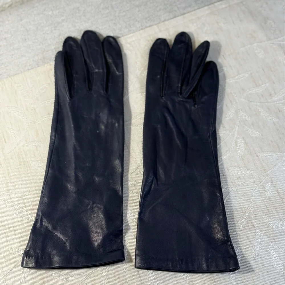 Nordstrom vintage women’s soft Antron nylon‎ gloves Navy. 11” long. Size 7